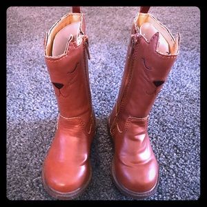 Size 5 Carter boots